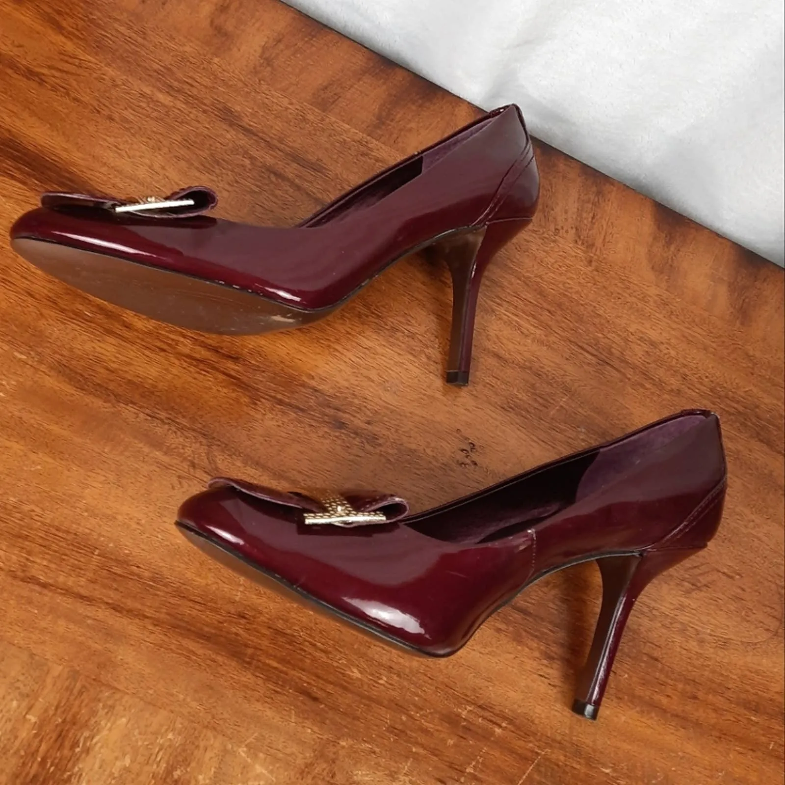 Tahari Pierce Burgundy Heels